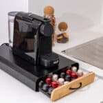 ESTIA ΘΗΚΗ ΓΙΑ ΚΑΨΟΥΛΕΣ ESPRESSO BAMBOO ESSENTIALS ΜΕΤΑΛΛΙΚΗ ΣΥΡΤΑΡΩΤΗ 60 ΘΕΣΕΩΝ ΜΑΥΡΗ - Image 6
