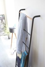 Yamazaki - Σκάλα Κρεμάστρα Leaning Hanger BK - Image 2