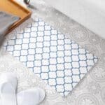 Artsy Mats - Αντιολισθητικό Πατάκι Μπάνιου BlueTrellis White Stone 39x60cm - Image 4