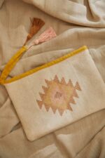 Calma House - Τσαντάκι Φάκελος Berta 22x35cm Mustard