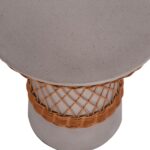 ΒΟΗΘΗΤΙΚΟ ΤΡΑΠΕΖΙ ΣΤΡΟΓΓΥΛΟ DELIA HM18167.03 FIBER CEMENT ΓΚΡΙ & RATTAN Φ40x45Υεκ - Image 9