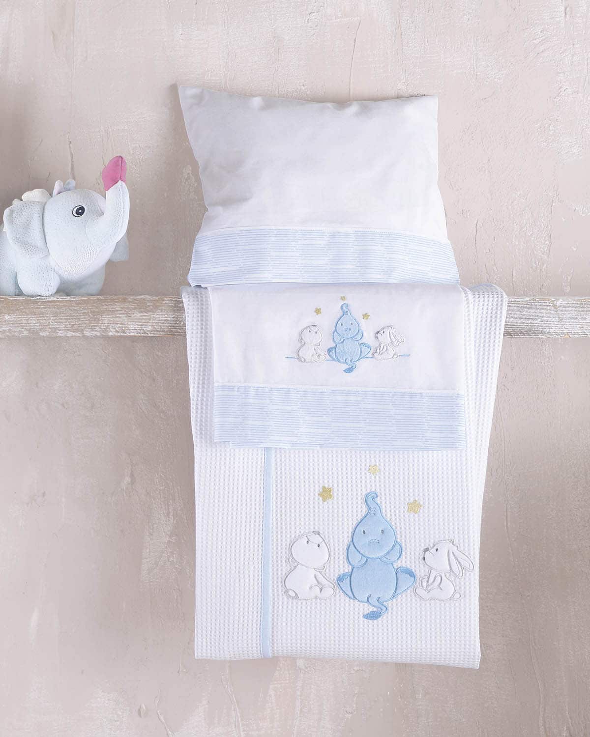 elephant-frients_bed_blue Σετ Σεντόνια Κούνιας Φανελένια Elephant Friends Σιέλ 100×160 Rythmos - Image 1