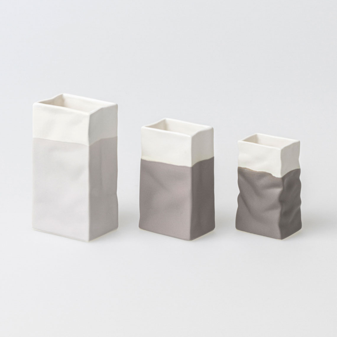 17449_ Raeder - Μίνι Βάζα Πορσελάνης Paper Bags Σετ 3 Grey - Image 1