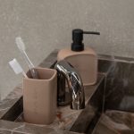 ESTIA ΑΝΤΛΙΑ ΣΑΠΟΥΝΙΟΥ TEXT ΡΗΤΙΝΗΣ 210ml  ΜΠΕΖ - Image 4